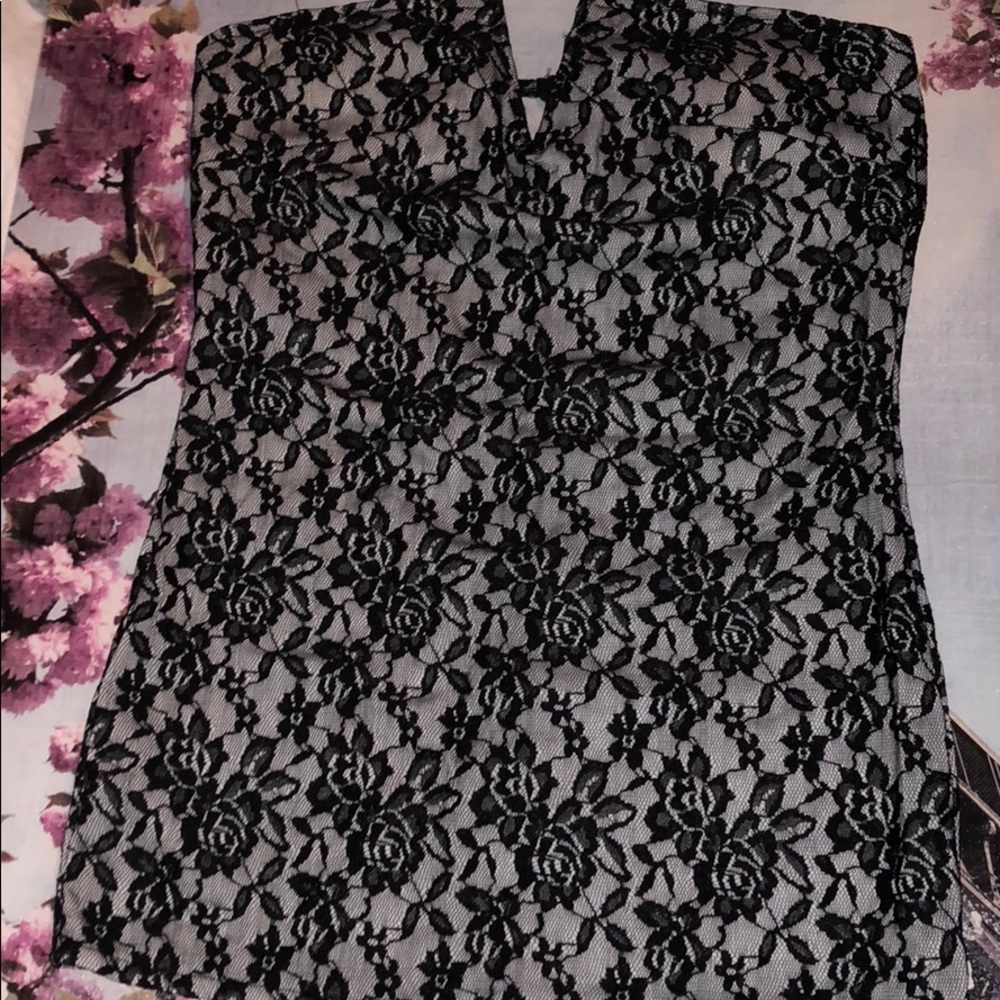STRAPLESS DRESS!
